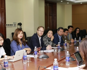 Roundtable:  Tin giả trên mạng xã hội và vai trò của phóng viên 